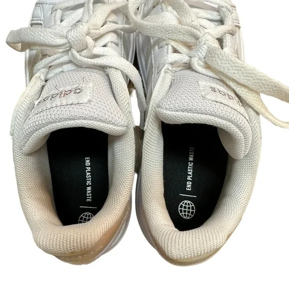 Adidas Girls White Tennis Shoes 1 - Picture 6 of 11